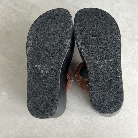 Velvet slightly worn wedge shoes size 39.5 - Picture 5 of 6